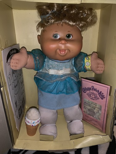 Cabbage patch kids doll 25th - cabbage,